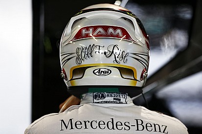 Hamilton nyerte a Japán Nagydíjat Rosberg és Vettel előtt! Bianchi súlyosan megsérülhetett