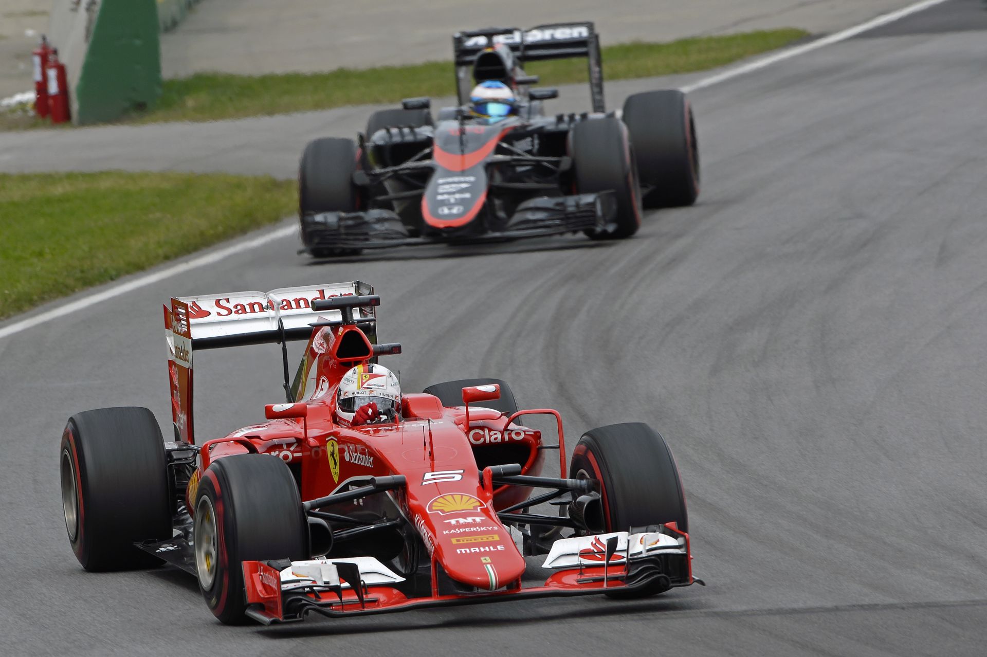 Vettel majdnem lezúzta Alonsót Kanadában: Nem sok kellett hozzá