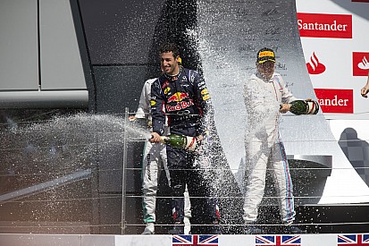 Bottas vagy Ricciardo érkezik a Ferrarihoz Räikkönen helyett?!