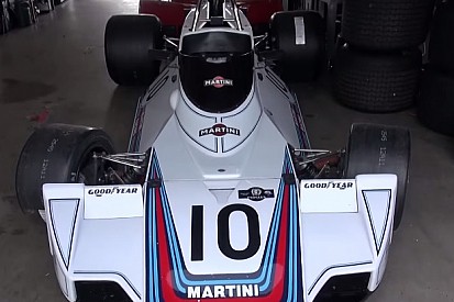 Amikor azt sem tudod, hogy hova nézz: Legendás F1-es autók Zandvoortban