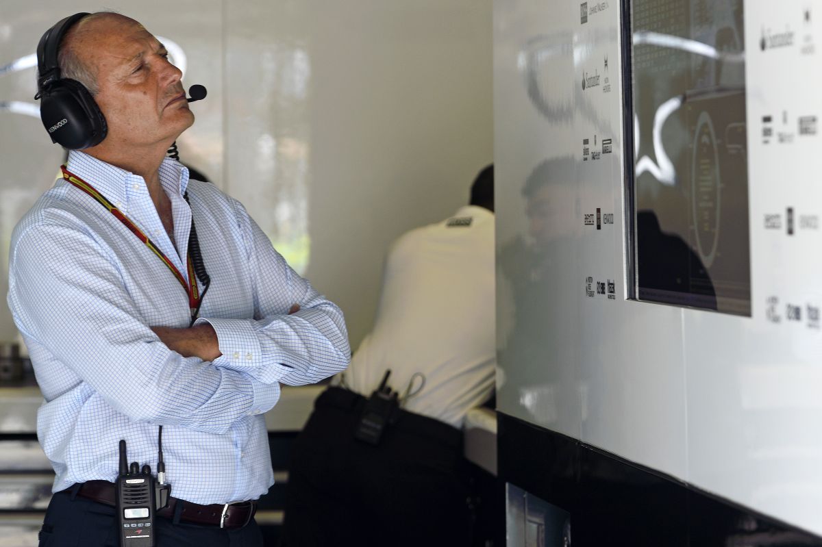 Nem biztos, hogy a McLaren ráveti magát Hamiltonra vagy Rosbergre, ha valamelyik felszabadul