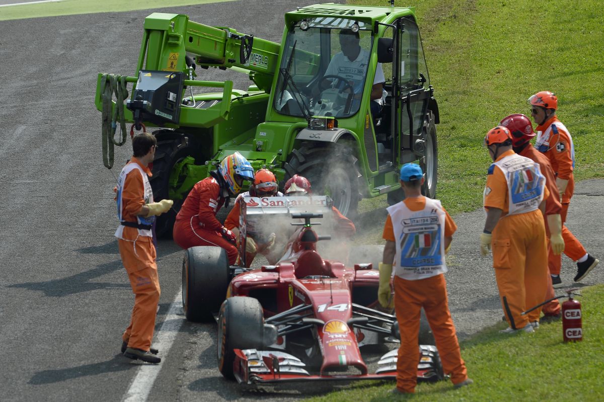 Veszélyzónában a két Ferrari és