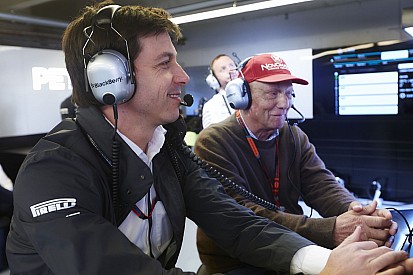 Mercedes: Egy Niki Lauda nem rossz a háznál!