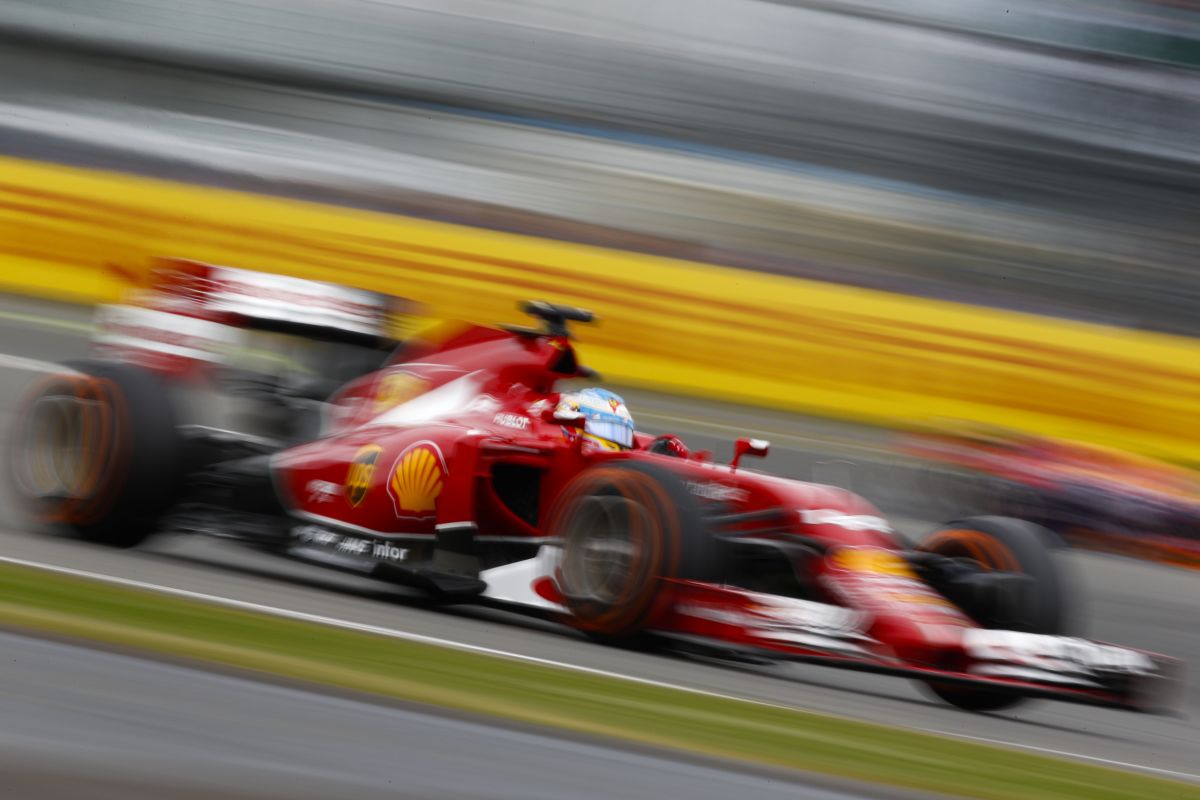 Az F14T kicsit gyorsan elrágja a gumikat - koordinációra van szüksége a Ferrarinak