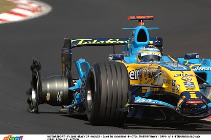 Alonso szerint egy dolog kéne az F1-nek: újra legyen gumiháború!