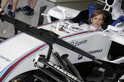 Wolff ma már ismerkedett az FW36-tal: cockpitban egyeztetett a holnapi bevetés előtt