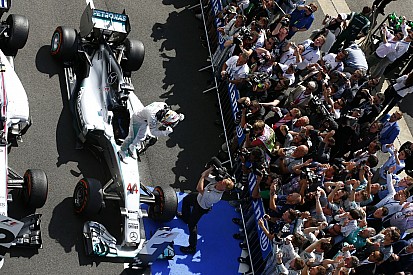 Brit Nagydíj 2014: Hamilton volt a leggyorsabb Vettel és Rosberg előtt