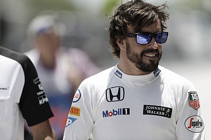 Alonso nem mond igazat? Minden rendben volt a McLaren kormányszerkezetével?