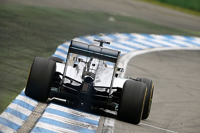 Hamilton: Nem érdekelnek a vetteles pletykák!