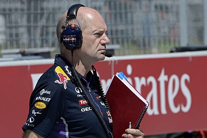 A Ferrari őrült ajánlatot tett Newey-nak: nem lesz közvetlen utódja a Red Bullnál