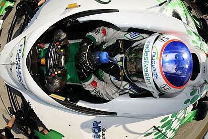 Újra autóban Simona de Silvestro, a Sauber "marketingfogása": szól a V8-as Valenciában