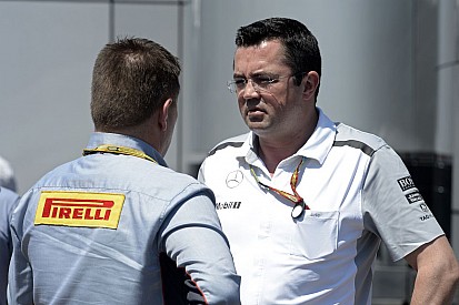 A McLaren nem siet a 2015-ös felállással - Magnussen tovább tud fejlődni