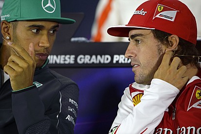 A Ferrari két kísérletet is tett arra, hogy megszerezze Hamiltont 2016-ra