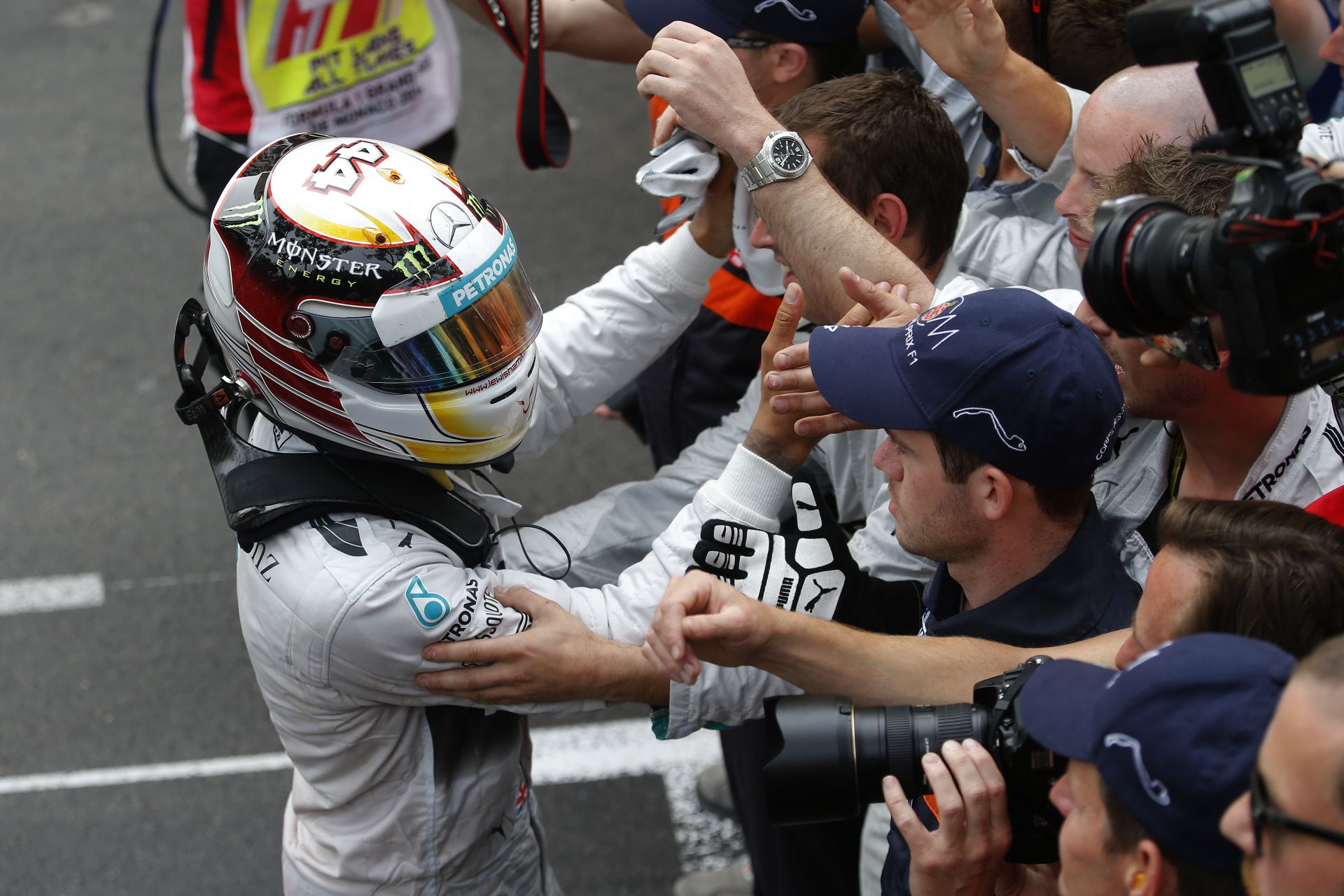 Mercedes: Hamilton és Rosberg tovább ostromolhatja egymást