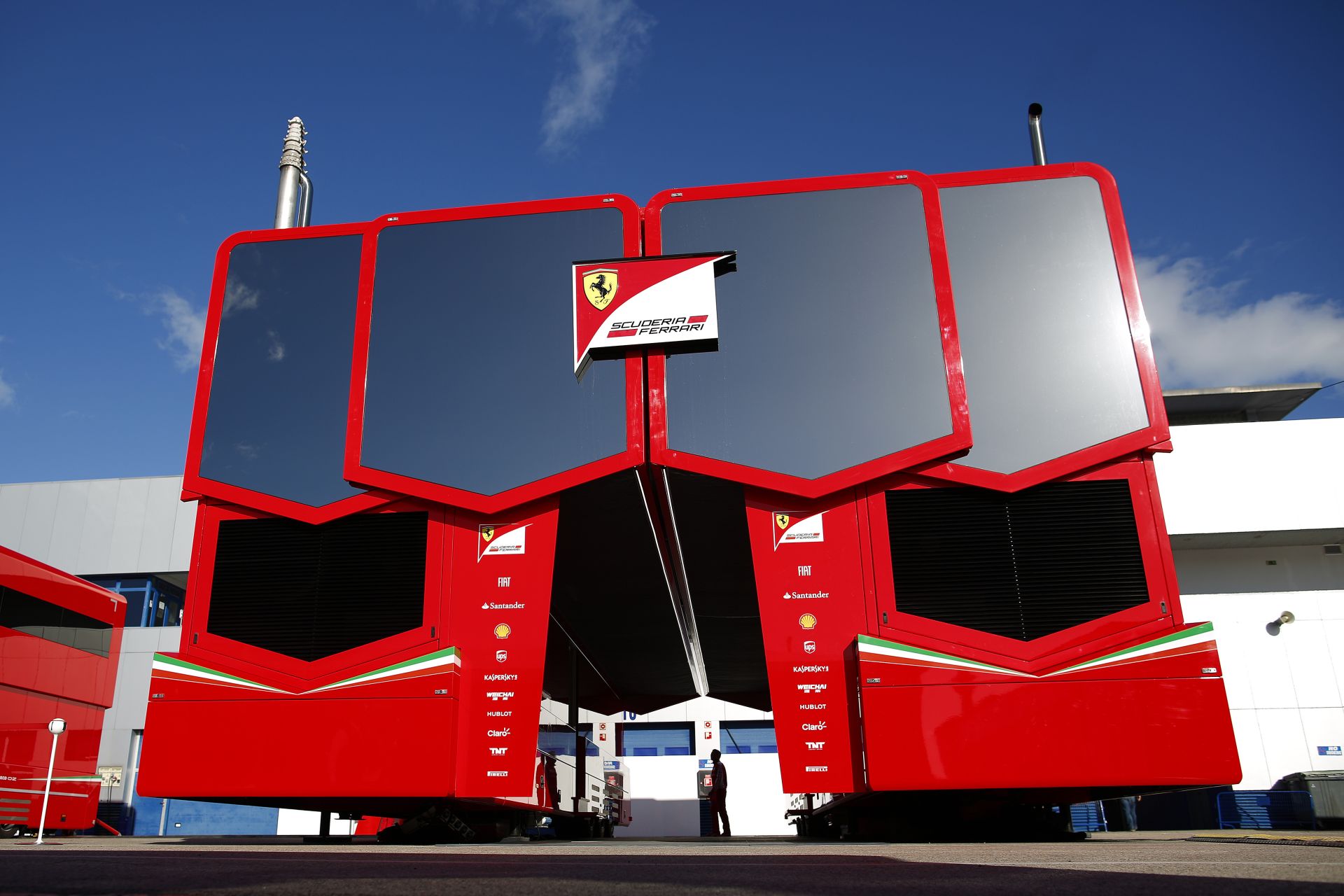 1 másodpercet gyorsult körönként az új Ferrari a tavalyihoz képest: Vettel jó helyre ment?
