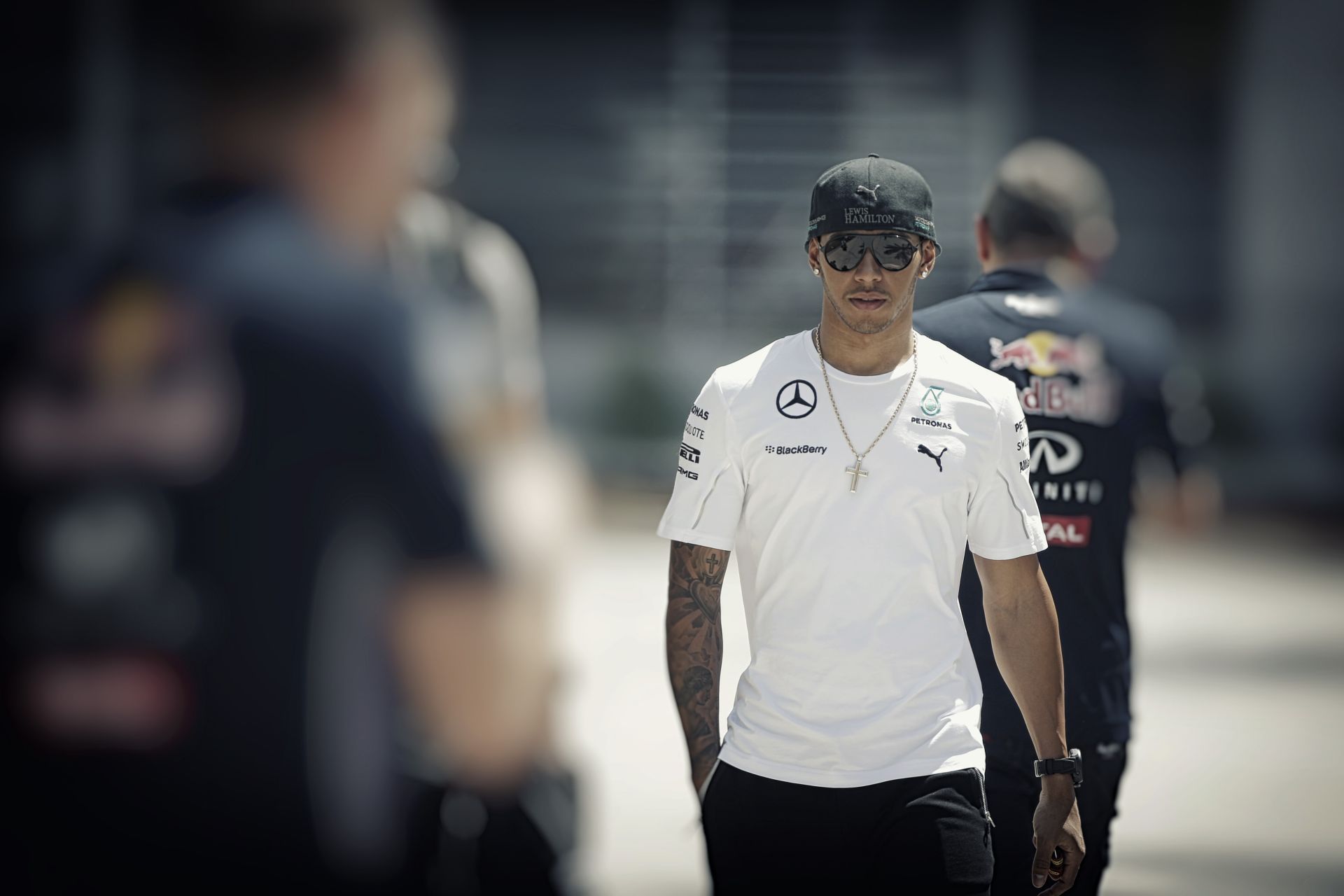 Hamilton és Rosberg az élen az időmérő előtt! Varázsolt a Force India és megérkezett a Williams! Eltűnt a Red Bull