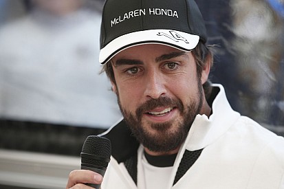 Dennis: Alonso nem akart kiváltságos lenni a McLarennél