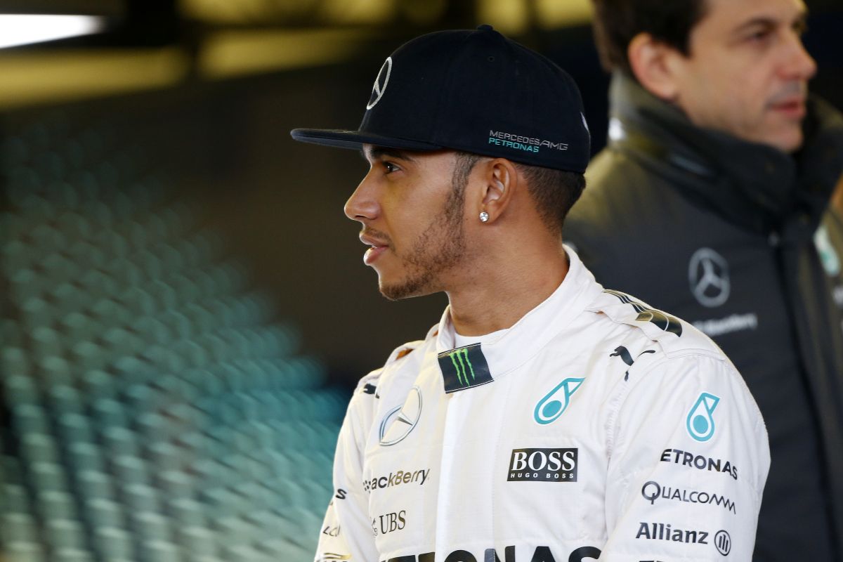 Mercedes: nincs határidő, de jó lenne a szezon előtt aláírni Hamiltonnal