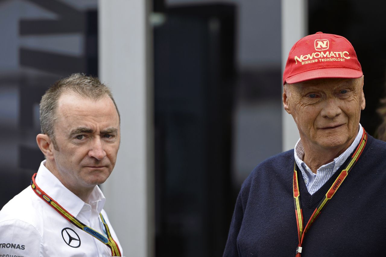 A Mercedesnél nincsenek hülyék, közben Vettel az első krízisét éli át
