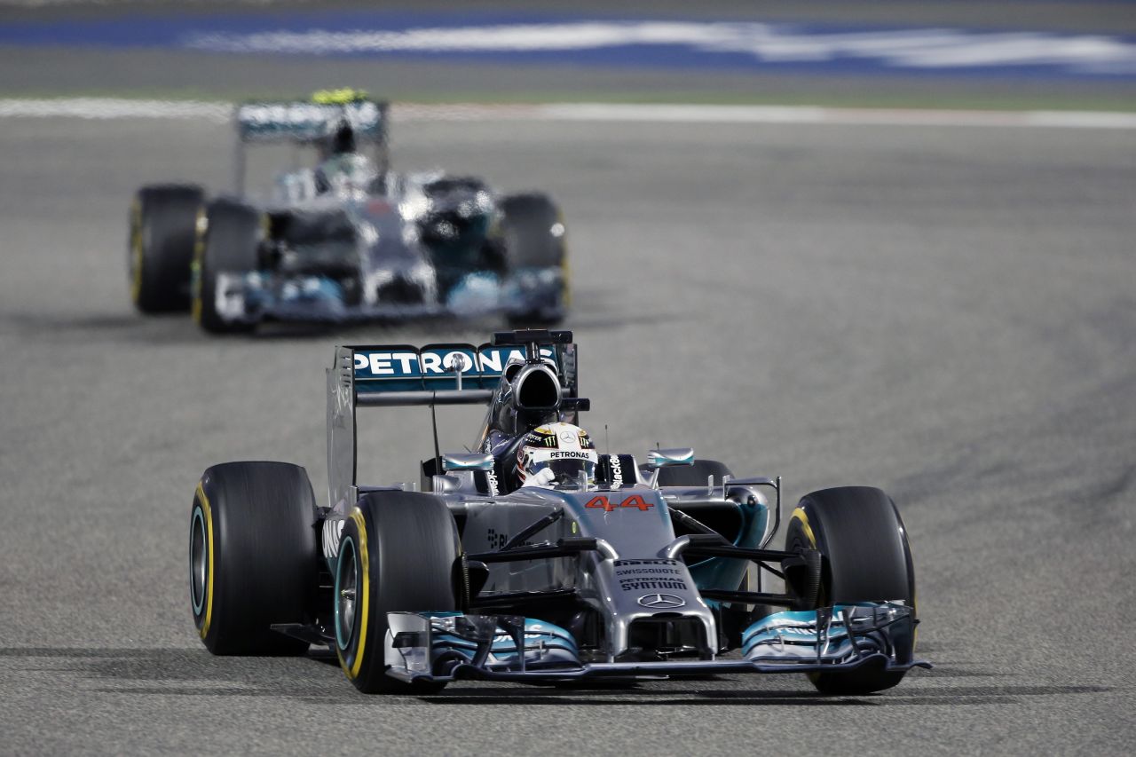 A Mercedes nem akar oldtimereket: szabályváltozás a Ferrari és a Renault problémái miatt?