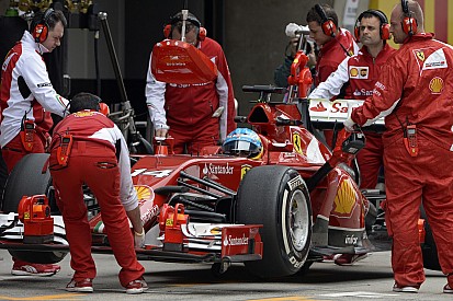 Alonso alatt jól működik a módosított Ferrari, de az túl nehéz