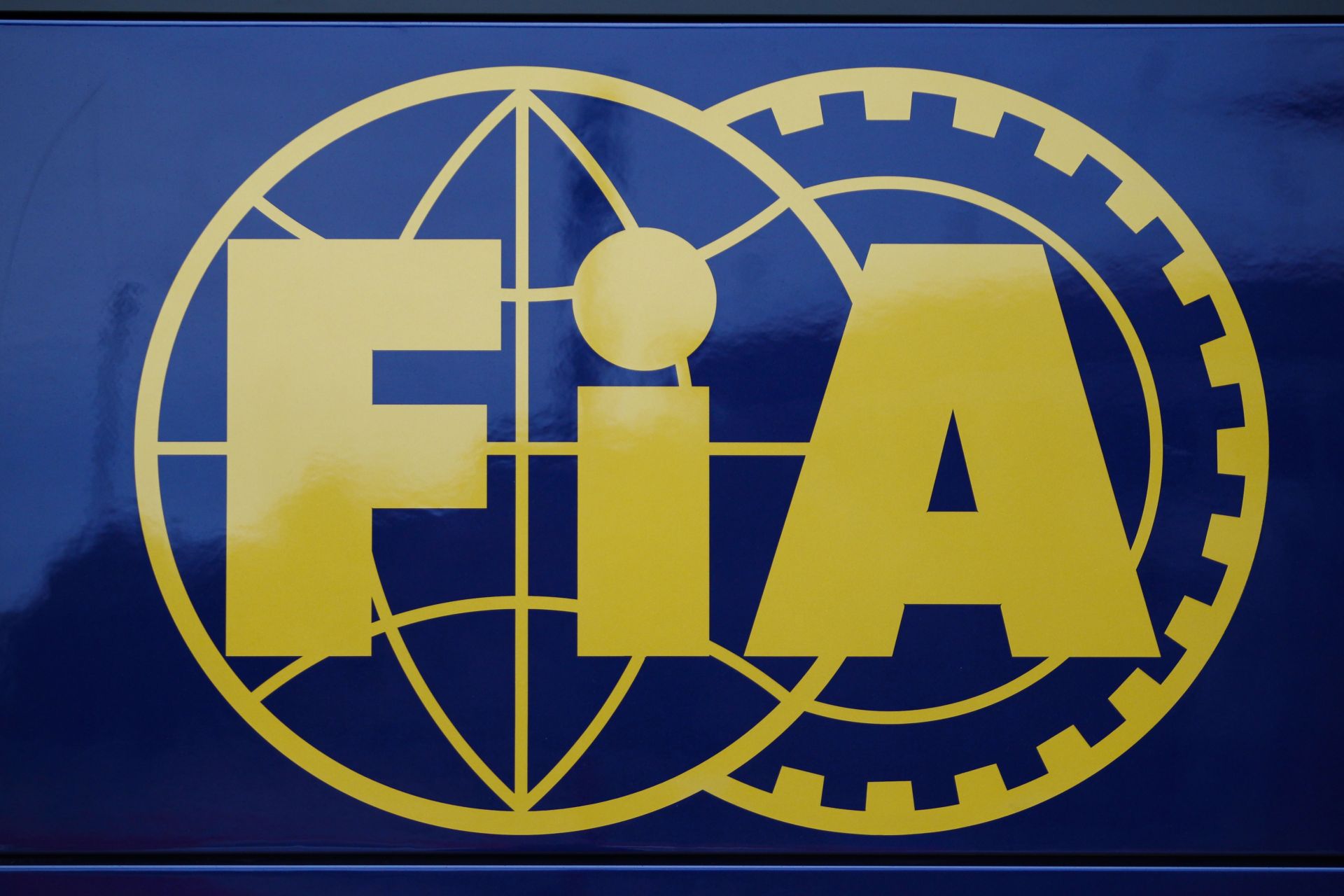 Az FIA vizsgálatot indított Alonso balesete miatt