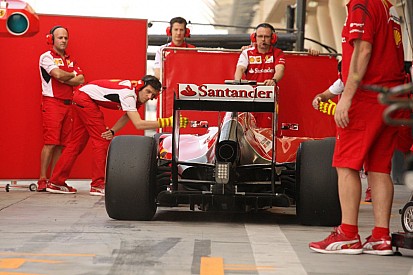 Raikkönen megjáratja a gépet: rajt és kerékcsere Bahreinben (videó)