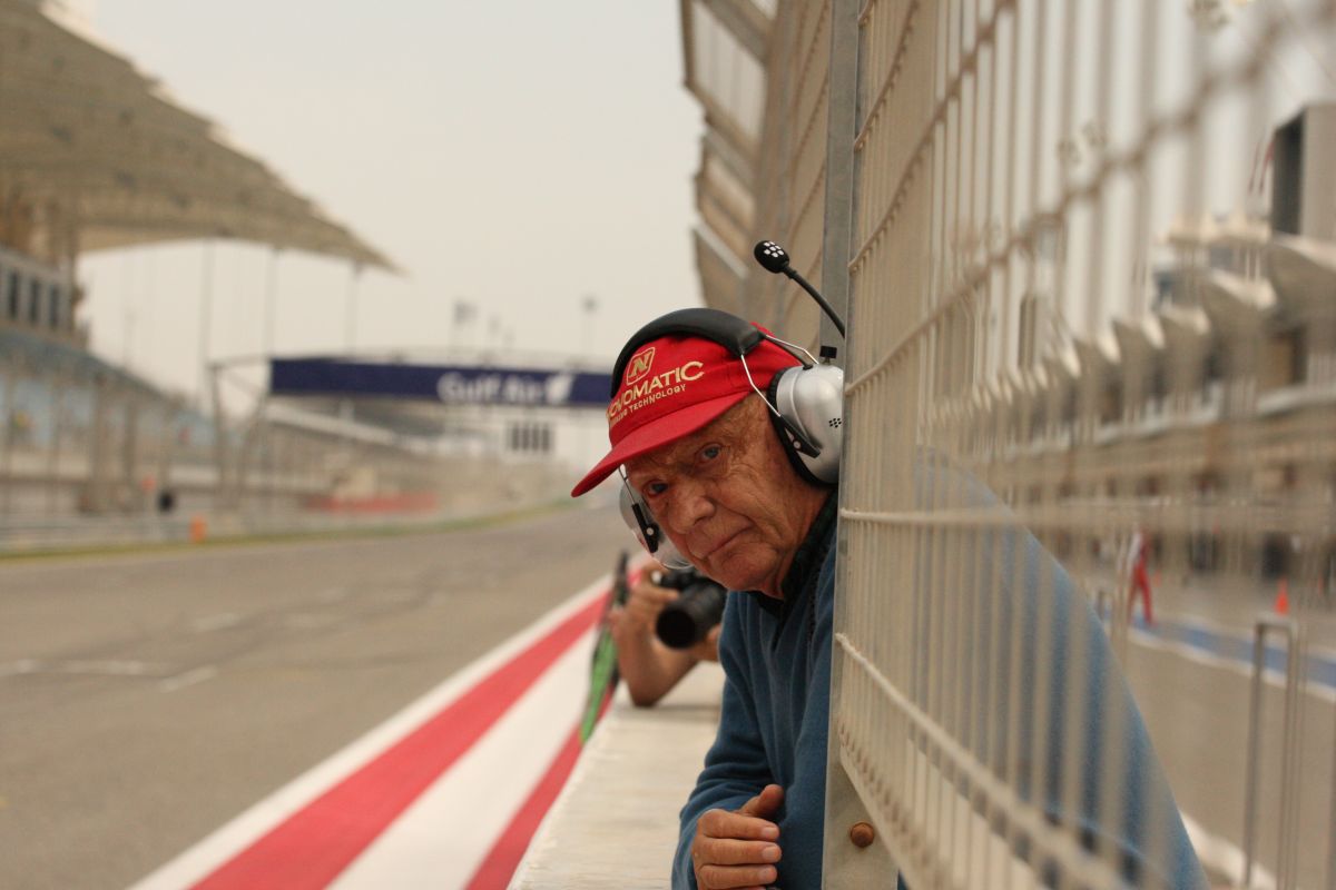 Lauda hiába megy át minden nap a Red Bullhoz: Vettel és Newey 2017-ig marad a helyén