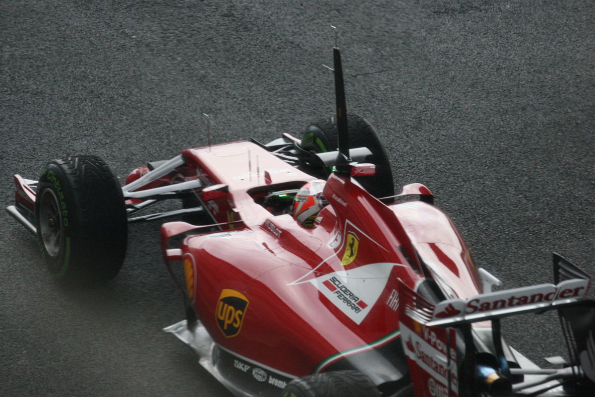 Videón Raikkönen startgyakorlata az új Ferrarival