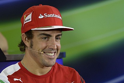 Alonso nyerte az első edzést Ausztráliában! Hamilton azonnal megállt, Grosjean kint sem volt