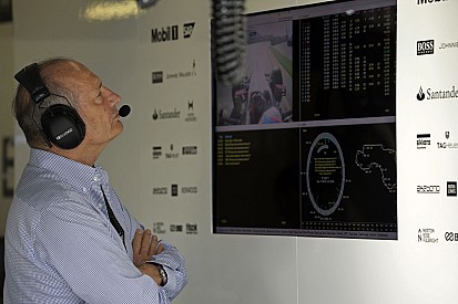 Nyerni fog a McLaren, de Dennis nem mondja meg, mikor