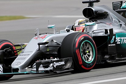 Hamilton se pone al mando en los primeros libres de Canadá