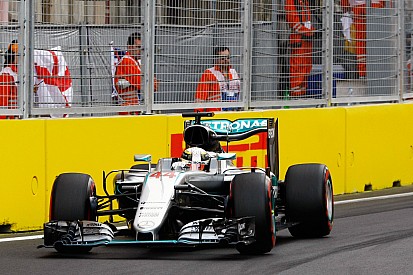 Hamilton tendrá un set de neumáticos de recambio para la carrera