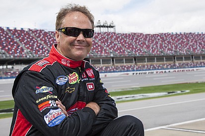 Three men arrested in beating of NASCAR driver Mike Wallace and his daughter