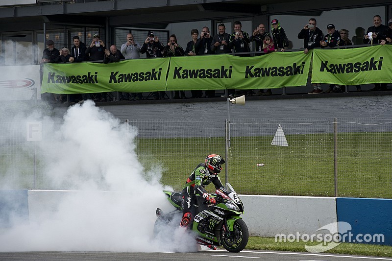 Tom Sykes renueva con Kawasaki por dos temporadas