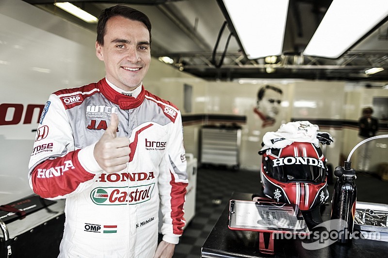 Michelisz lidera en el primer contacto con Vila Real