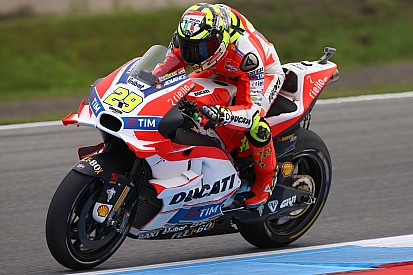 Tweede training Dutch TT: Iannone nipt voor Rossi