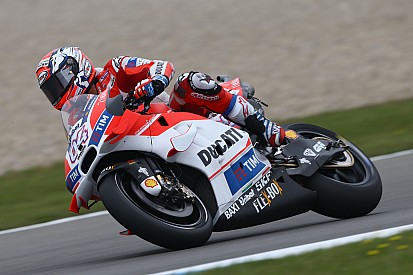 Assen, Libere 3: Dovizioso all'ultimo respiro. Lorenzo scivola