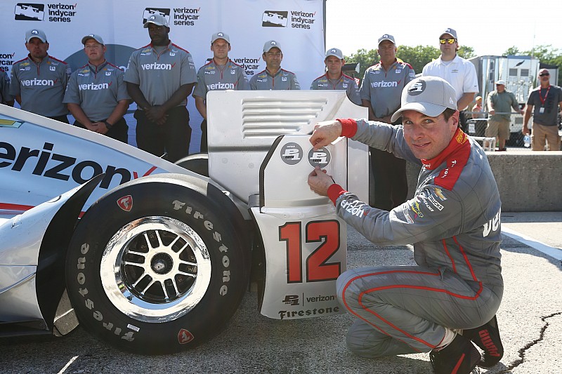 Power supera a Dixon y toma la pole en Road América