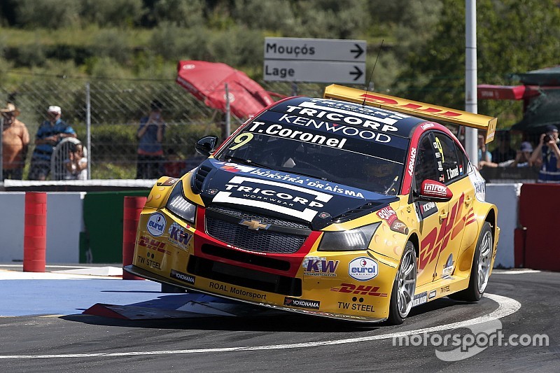Tom Coronel danza sui cordoli di Vila Real e conquista la Opening Race