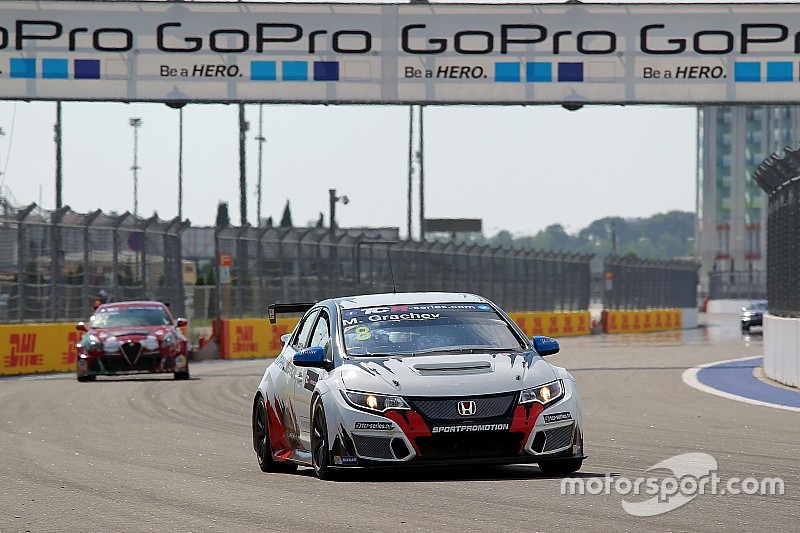 TCR Sochi: Grachev wint zijn thuisrace