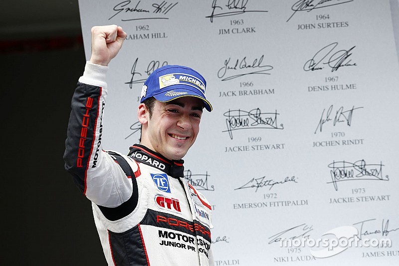 Sven Muller inarrestabile, trionfa anche a Silverstone