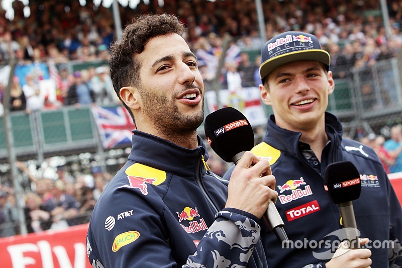 Horner verwacht positieve reactie Ricciardo op resultaten Verstappen