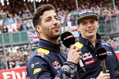 Verstappen inspira a Ricciardo, no le deprime, dice Horner
