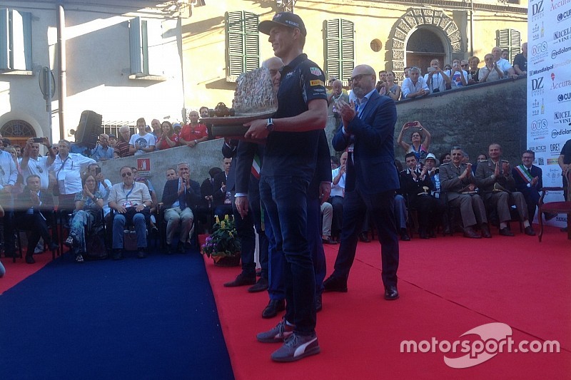 Verstappen premiado con el Trofeo Bandini