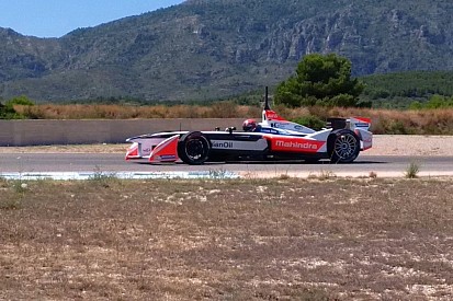 Monteiro prueba un coche de Formula E en Calafat