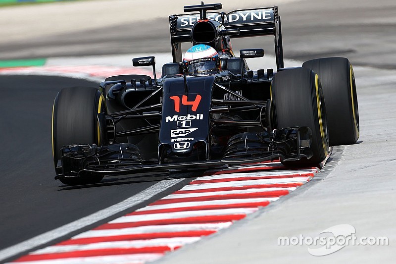 Alonso costretto a cambiare power unit prima della FP2