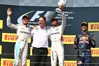 Hamilton ganó en Hungría y es el líder del campeonato