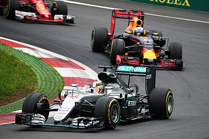 Red Bull: "Nog 47 pk achter op Mercedes"