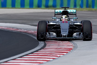 Wolff pide abolir los límites y dejar pilotar libremente